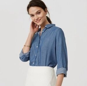 LOFT Chambray Denim Shirt Women's Blue Long Sleeve Button Down Top Sz Medium VG